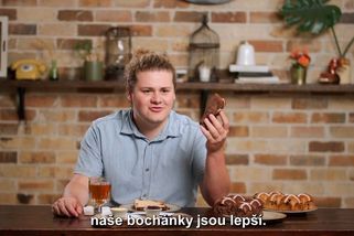 Velikonoční speciál: Cizinci z celého světa ochutnávají český mazanec! | Jak nás vidí svět